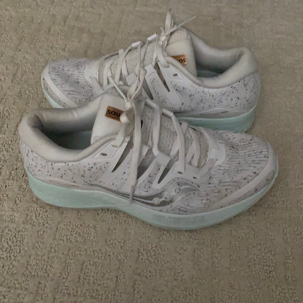 Saucony white EVERUN ride ISO running shoes
